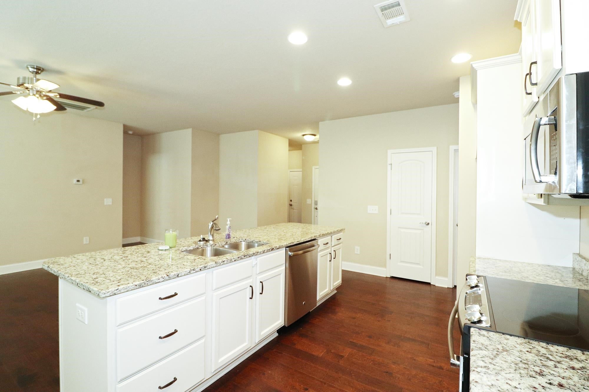 118 Sutton Drive Perry, GA 31069 - Photo 9 of 33 Gallery Image 9
