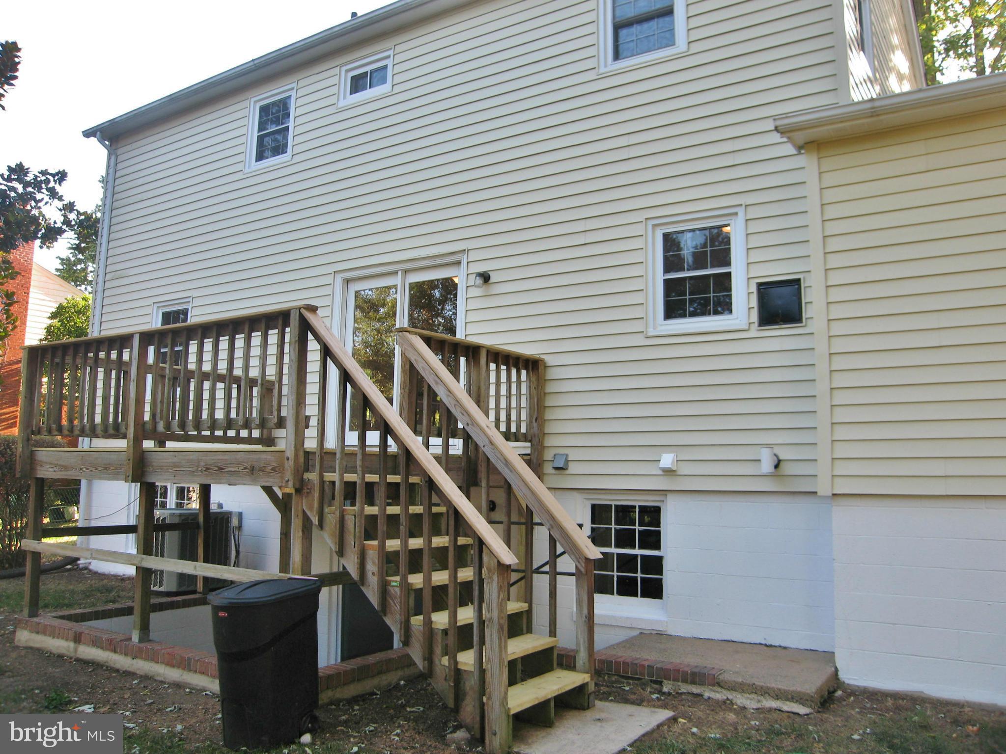 7623 Hayfield Road Alexandria, VA 22315 - Photo 21 of 22 Exterior (Rear)