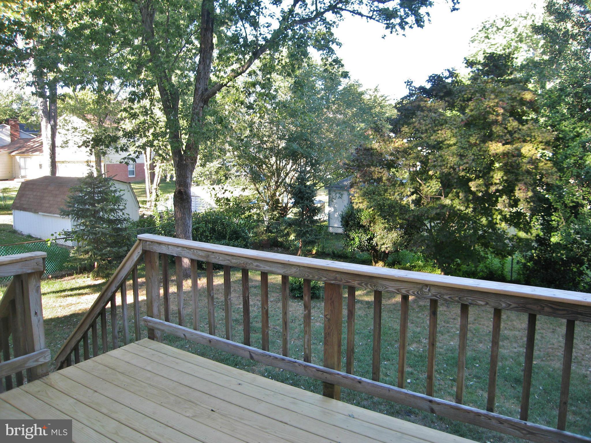 7623 Hayfield Road Alexandria, VA 22315 - Photo 22 of 22 Exterior (Rear)