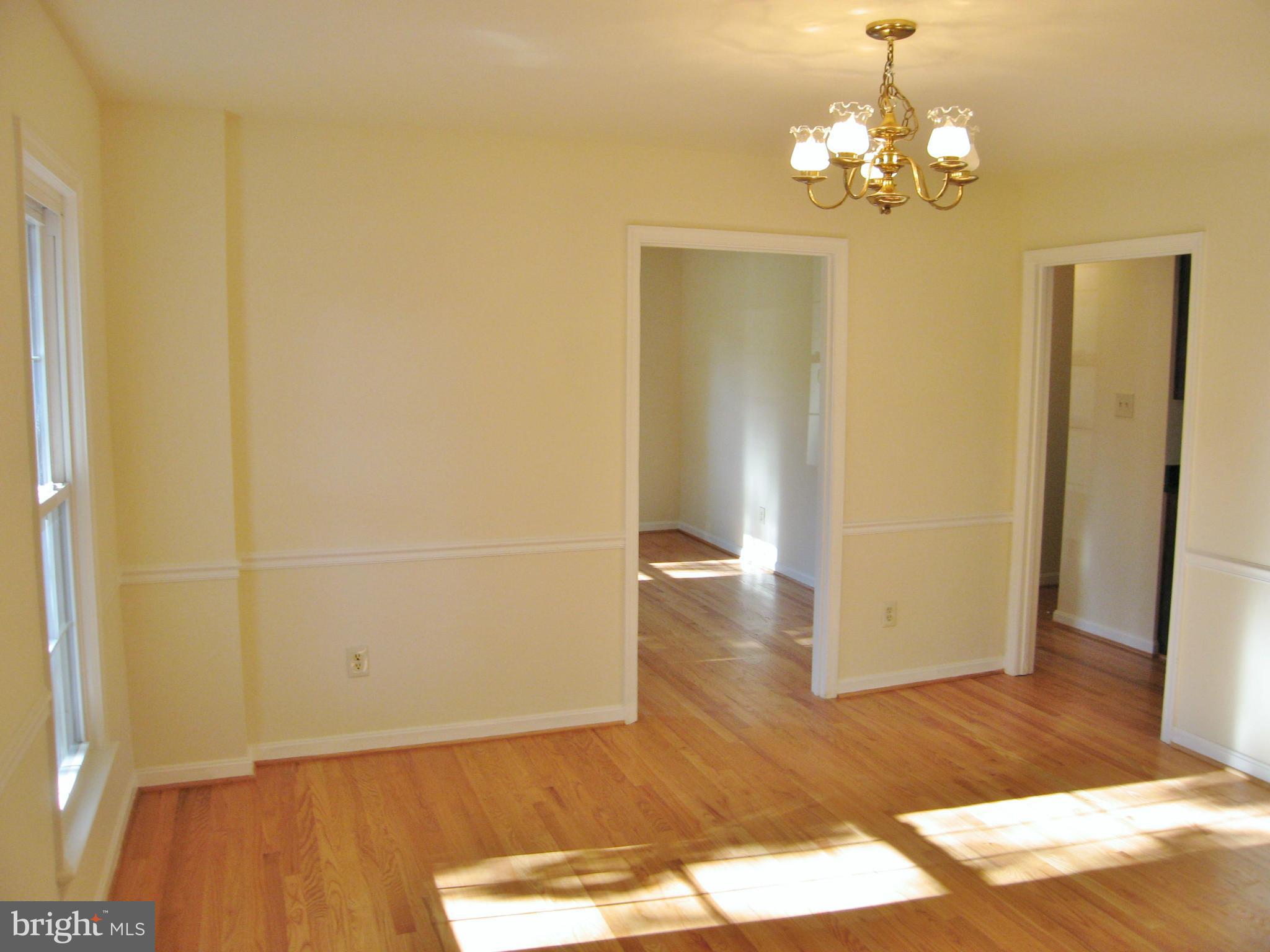 7623 Hayfield Road Alexandria, VA 22315 - Photo 6 of 22 Dining Room