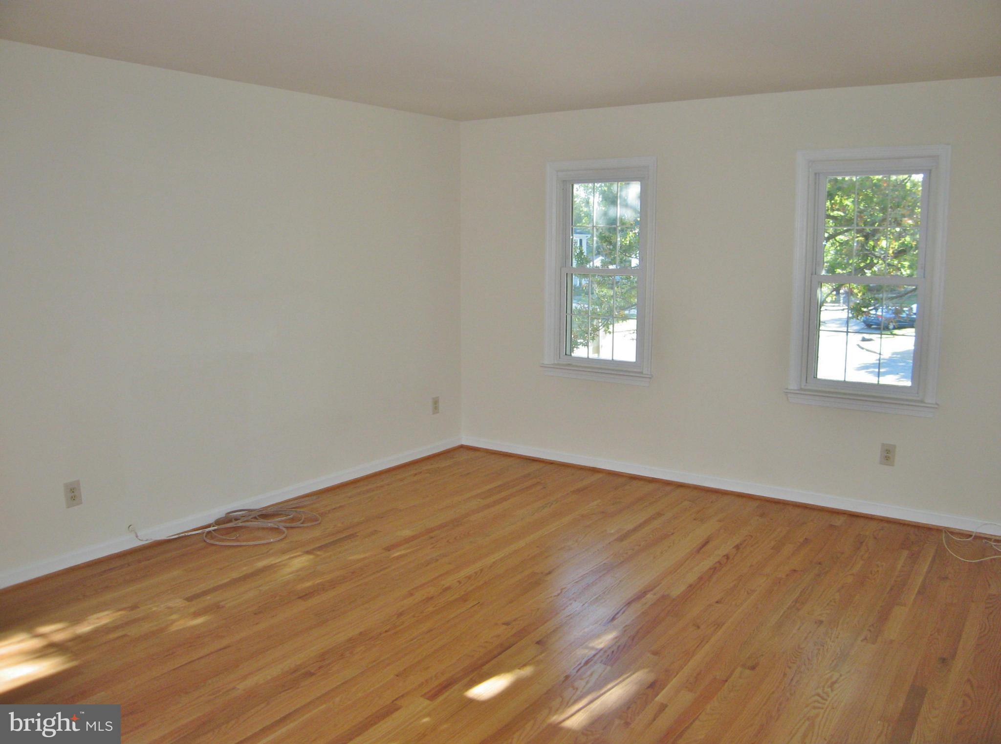 7623 Hayfield Road Alexandria, VA 22315 - Photo 9 of 22 Bedroom (Master)