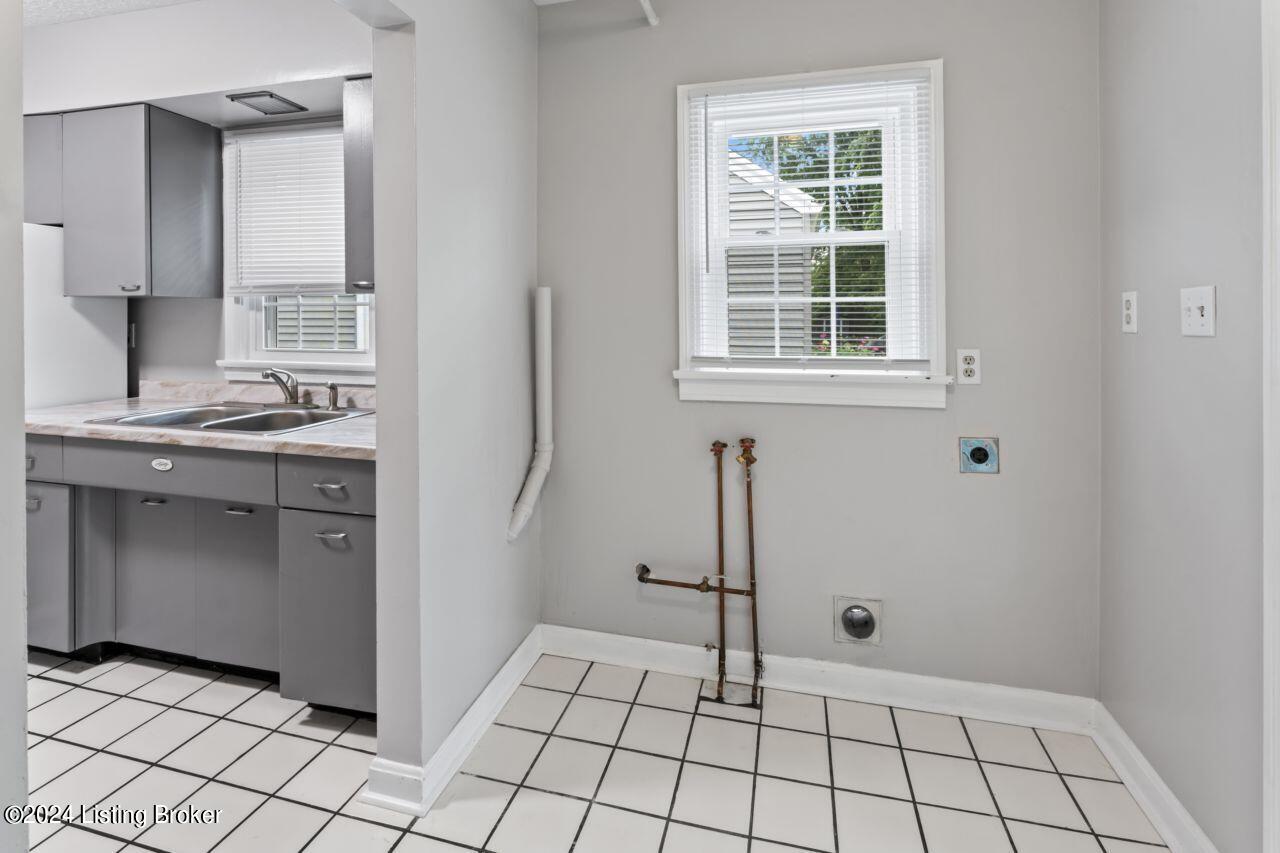 2710 Alanmede Road Louisville, KY 40205 - Photo 6 of 16 Laundry Area