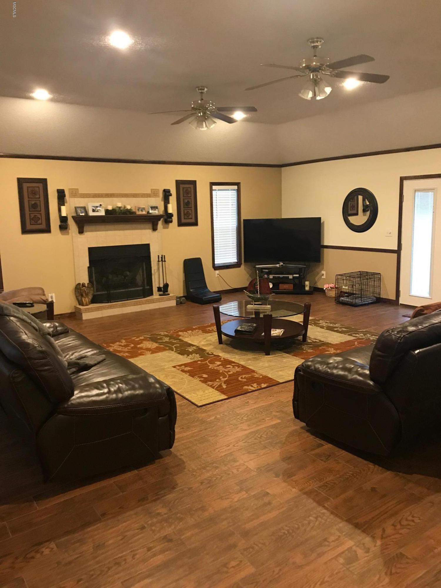 16005 Peapatch Road Biloxi, MS 39532 - Photo 6 of 18 IMG_2830