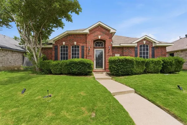 $2,450 | 1633 Yellowstone Avenue, Lewisville, TX 75077