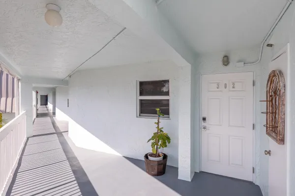 $4,500 | 961 South Ocean Drive, Unit 302, Deerfield Beach, FL 33441