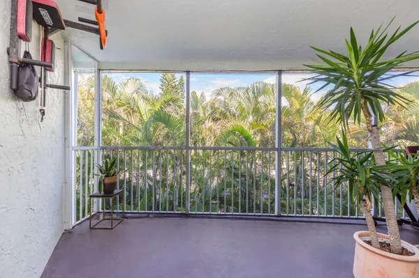 $4,500 | 961 South Ocean Drive, Unit 302, Deerfield Beach, FL 33441