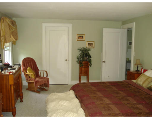 45 Rencelau Street Springfield, MA 01118 - Photo 7 of 12