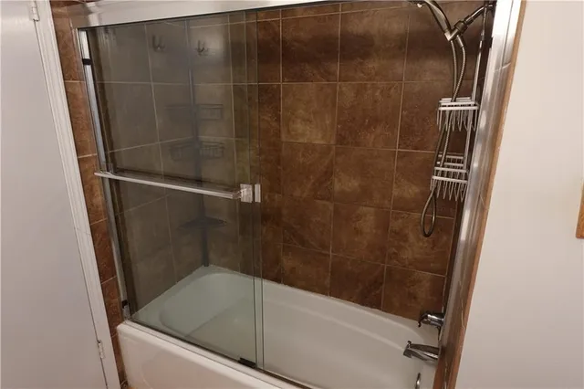 $289,950 | 6922 Northwest 77th Terrace, Kansas City, MO 64152