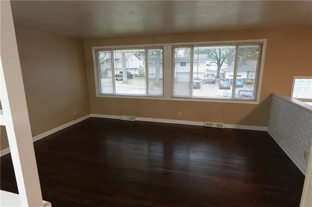 $294,950 | 6922 Northwest 77th Terrace, Kansas City, MO 64152