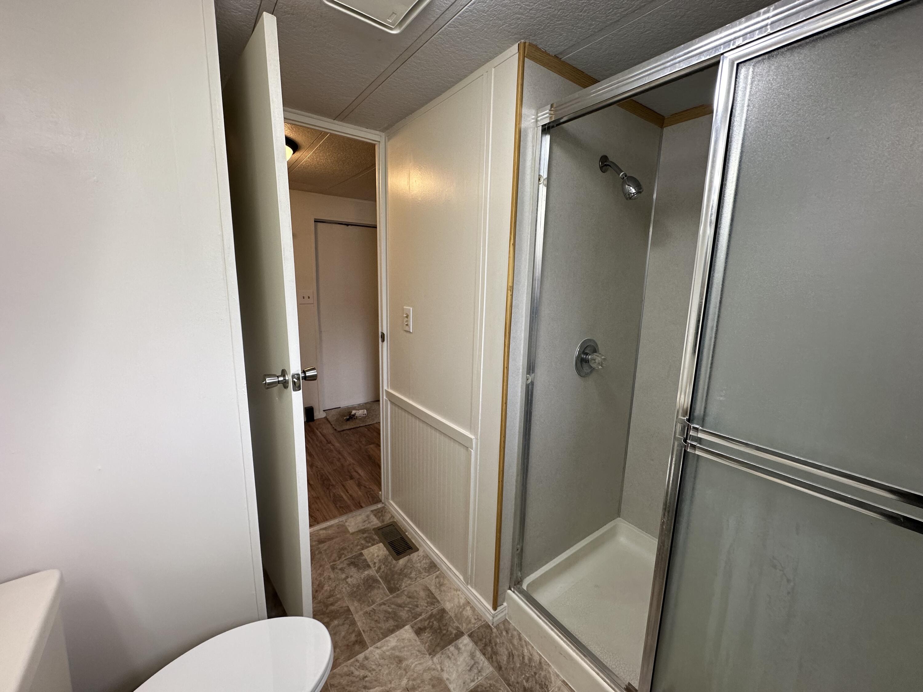 991 Carol Rae Medford, OR 97501 - Photo 14 of 30 HALL BATH