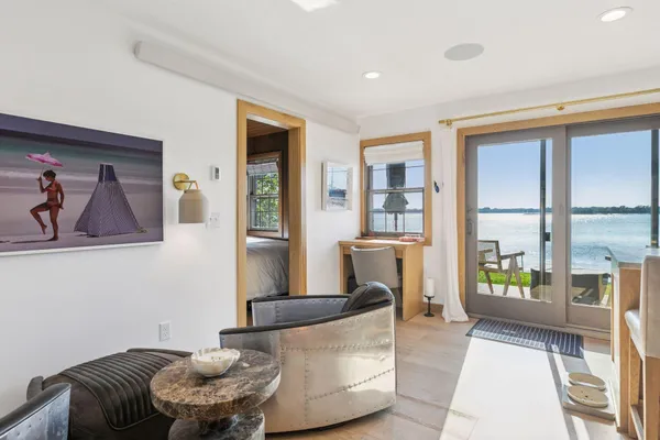 $4,995 | 5669 Hugo Road, St. Paul, MN 55110