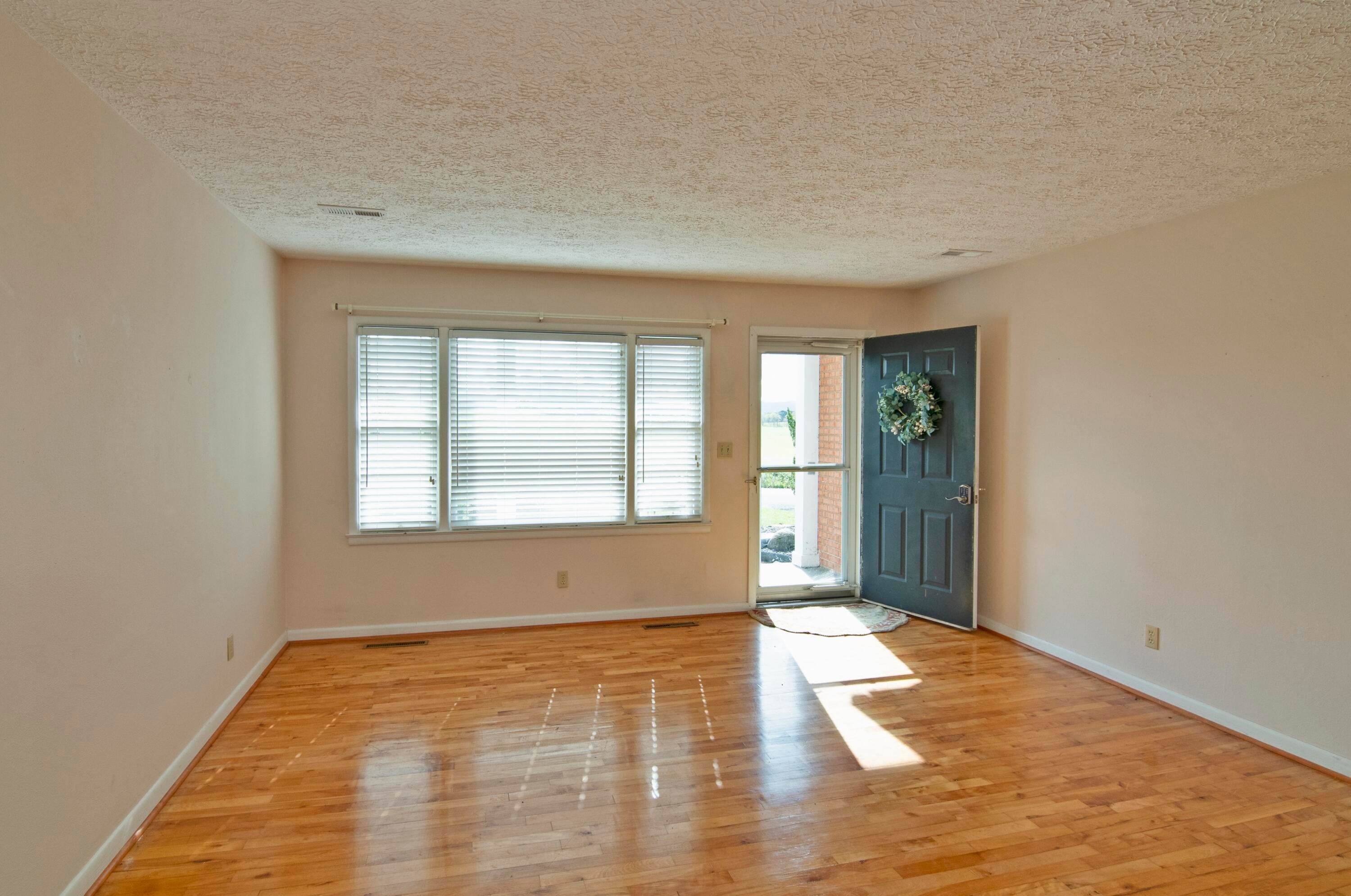 4061 Fairview Road Lewisburg, WV 24901 - Photo 13 of 93 Gallery Image 13