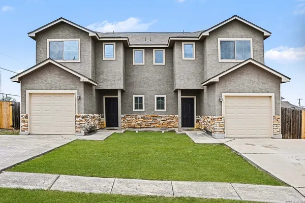 $395,000 | 8703-8705 Vista De Nubes, Converse, TX 78109
