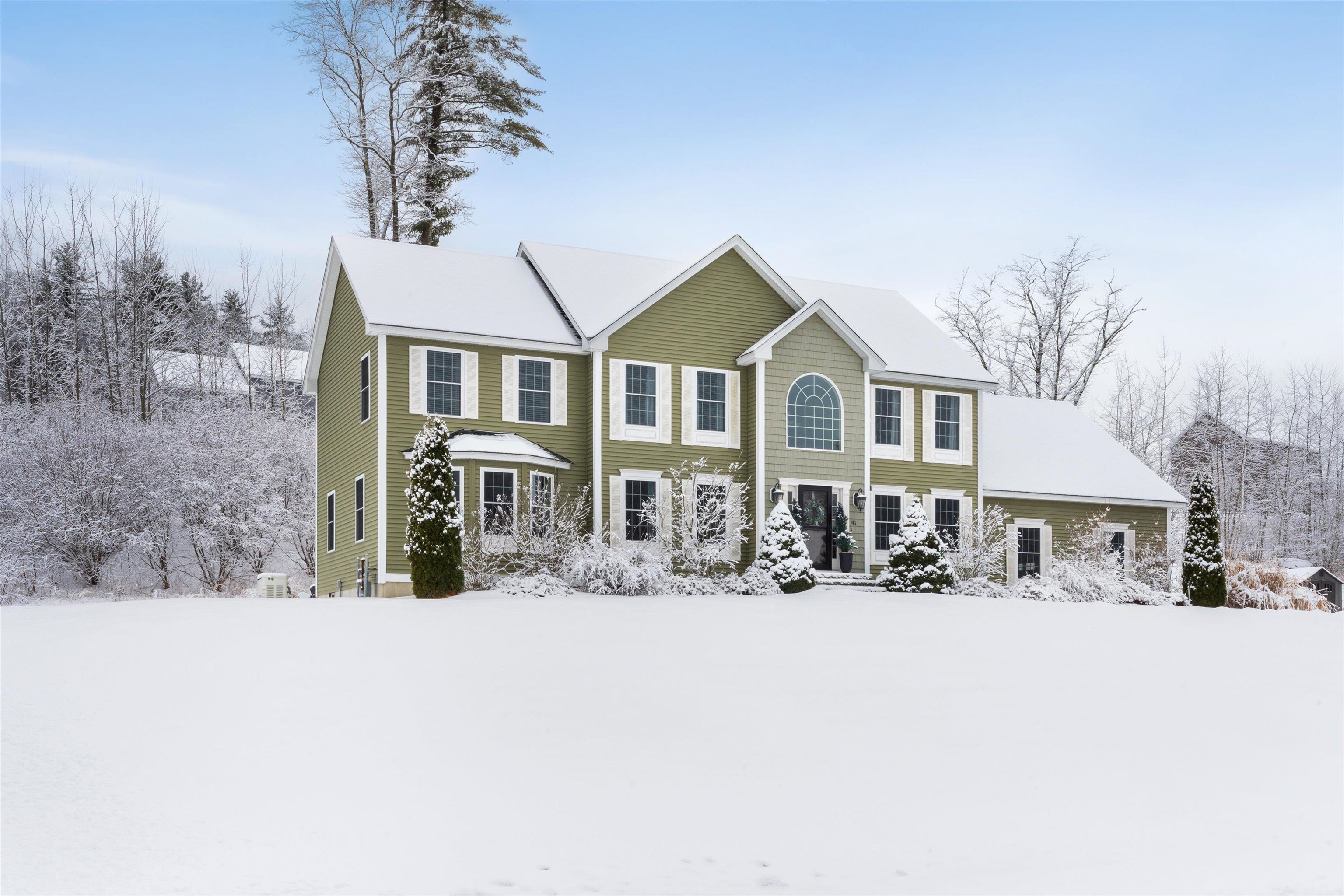 41 Silver Brook Road Salem, NH 03079 - Photo 2 of 59