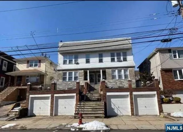 $1,550 | 165-167 Davis Avenue, Unit 1652), Kearny, NJ 07032