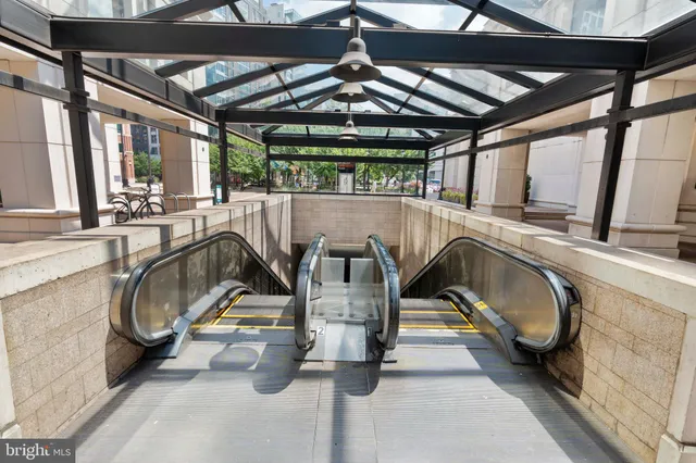 $414,000 | 1301 North Courthouse Road, Unit 1709, Arlington, VA 22201