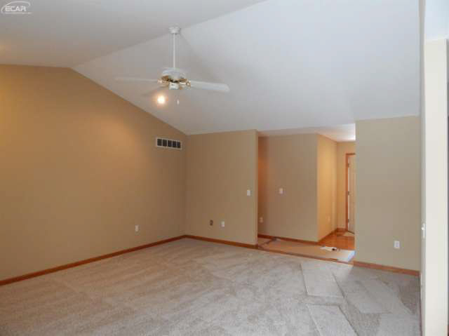 5291 Deland Road Flushing, MI 48433 - Photo 7 of 12 20457052-6.JPG