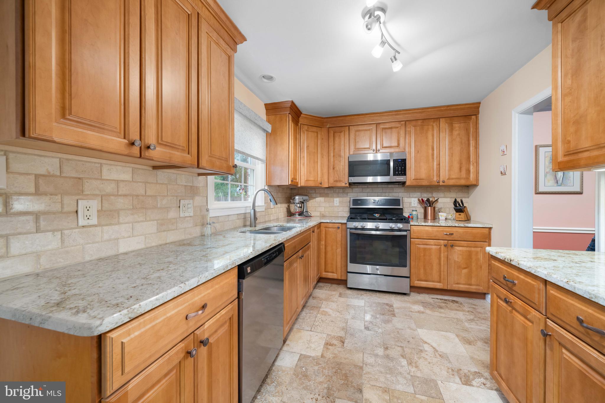 248 Potomac Road Wilmington, DE 19803 - Photo 11 of 29 Kitchen