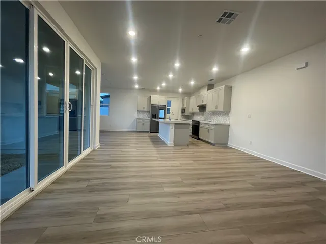 $4,600 | 115 Metz, Oceanside, CA 92057