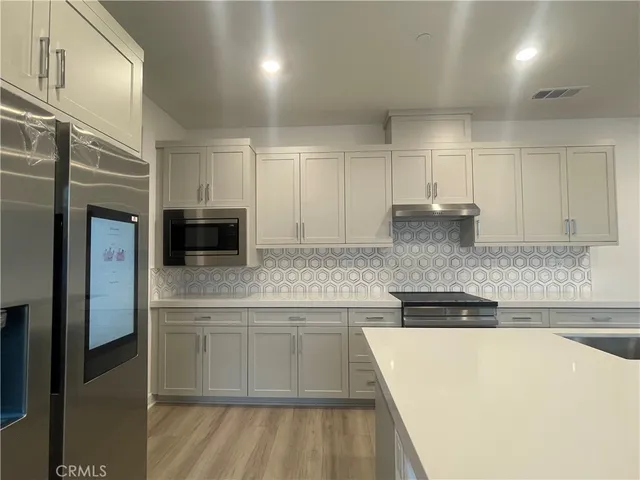 $4,600 | 115 Metz, Oceanside, CA 92057