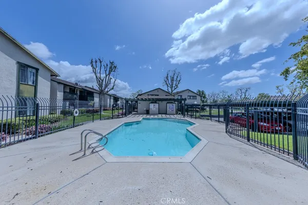 $475,000 | 23222 Orange, Unit 4, Lake Forest, CA 92630