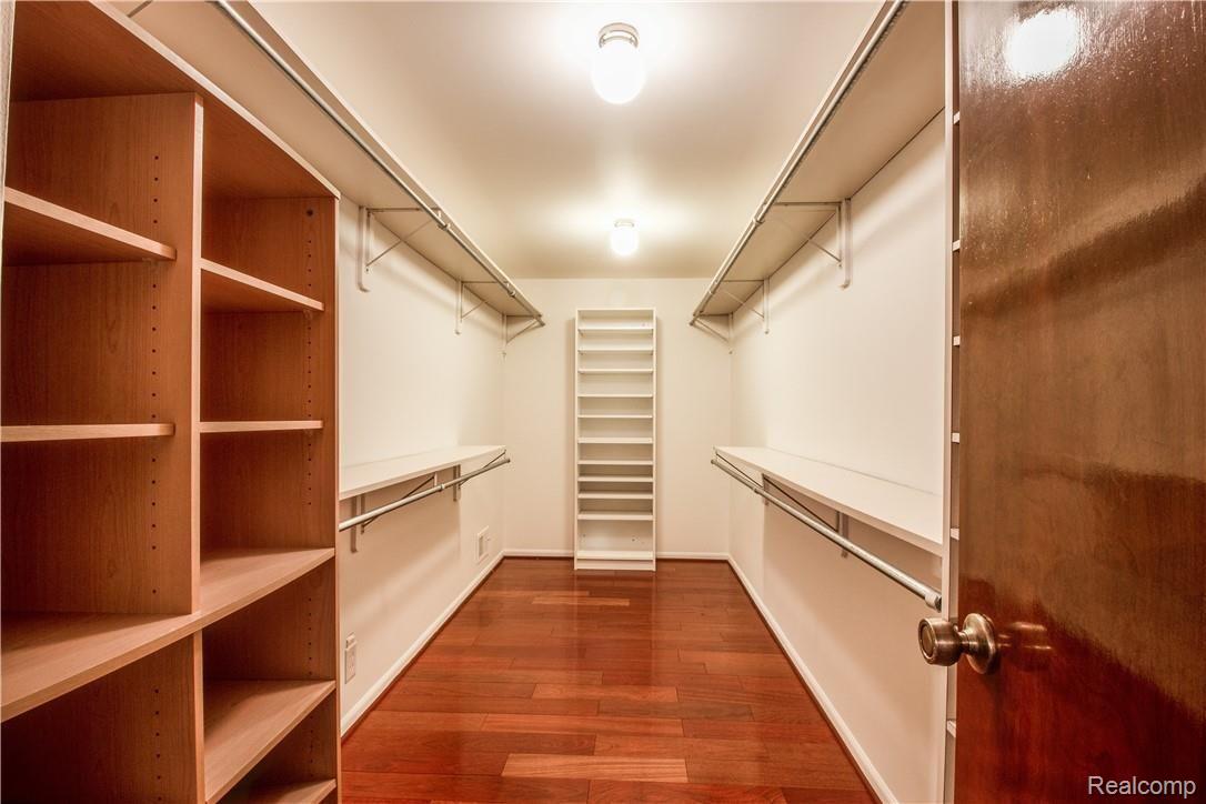 35526 Springvale Street Farmington, MI 48331 - Photo 27 of 51 Walk In Closet