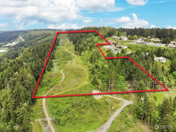 a view of a multi story building