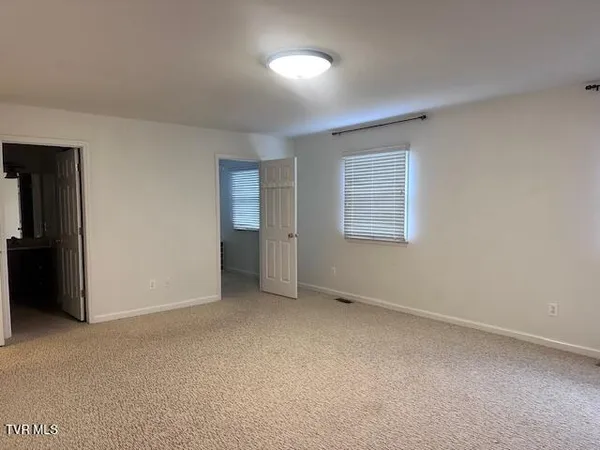 $284,500 | 2734 East Oakland Avenue, Unit D39, Johnson City, TN 37601