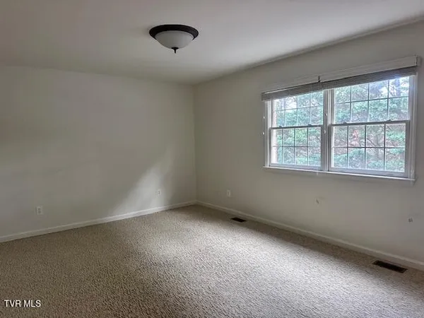 $284,500 | 2734 East Oakland Avenue, Unit D39, Johnson City, TN 37601