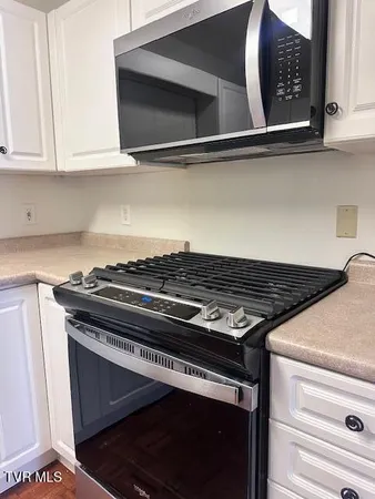 $284,500 | 2734 East Oakland Avenue, Unit D39, Johnson City, TN 37601