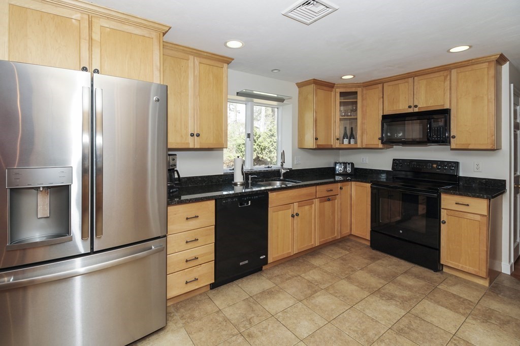 15 Pine Grove Road Medfield, MA 02052 - Photo 4 of 42 Gallery Image 4