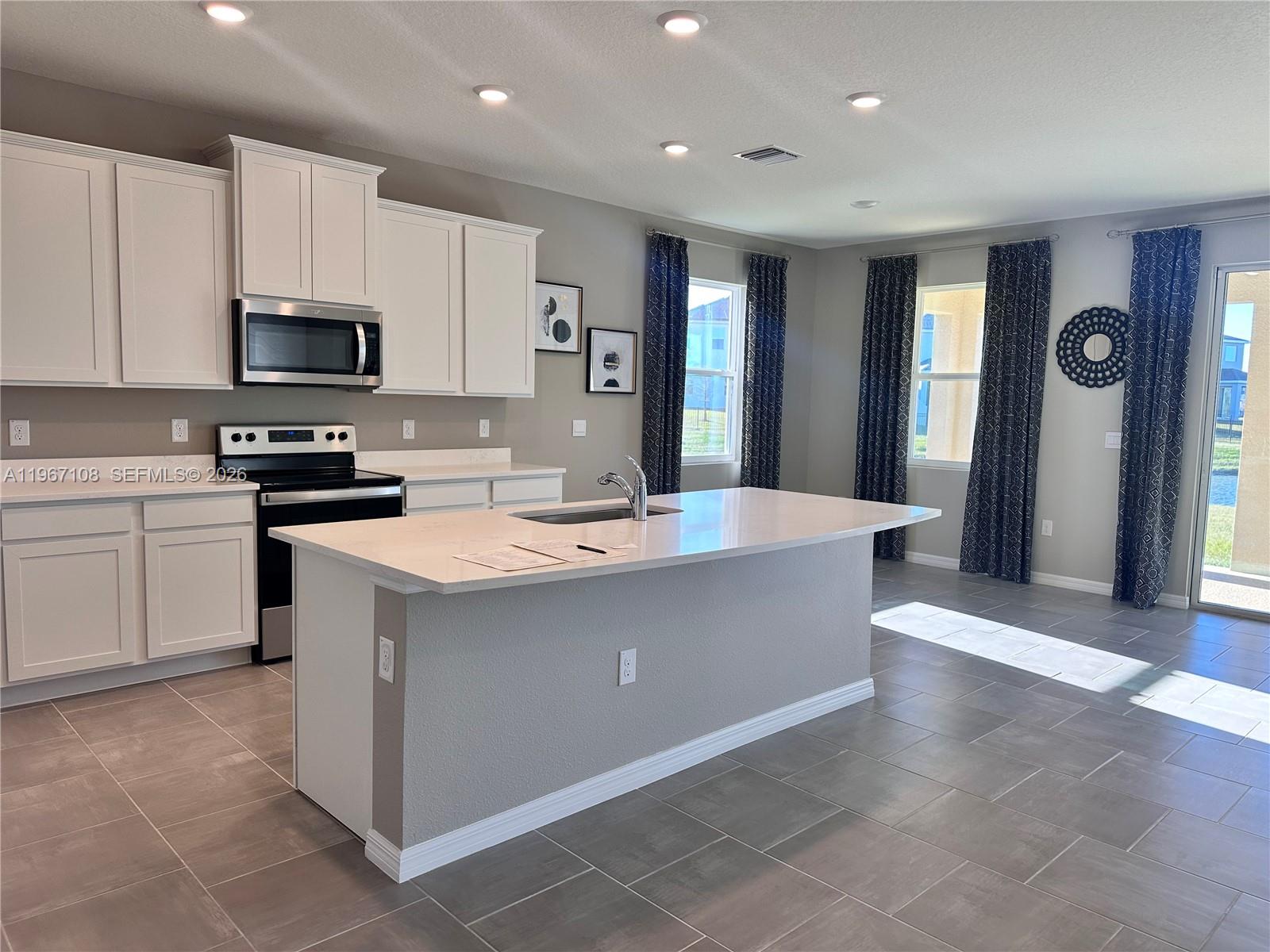 5367 Oxford Gray Road, Unit 5367 Wesley Chapel, FL 33545 - Photo 7 of 33