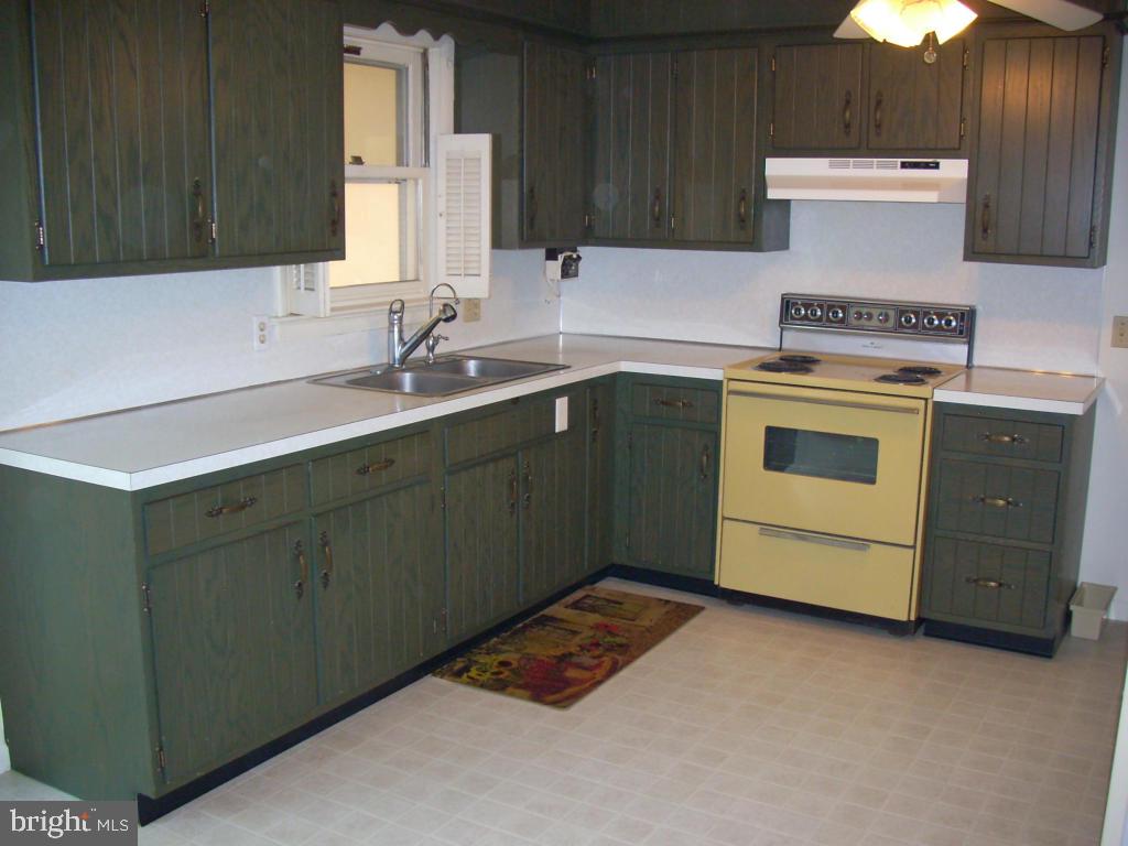 1012 Pleasant View Road Ephrata, PA 17522 - Photo 4 of 29