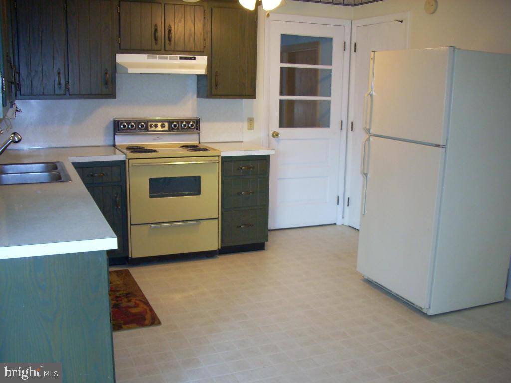1012 Pleasant View Road Ephrata, PA 17522 - Photo 7 of 29