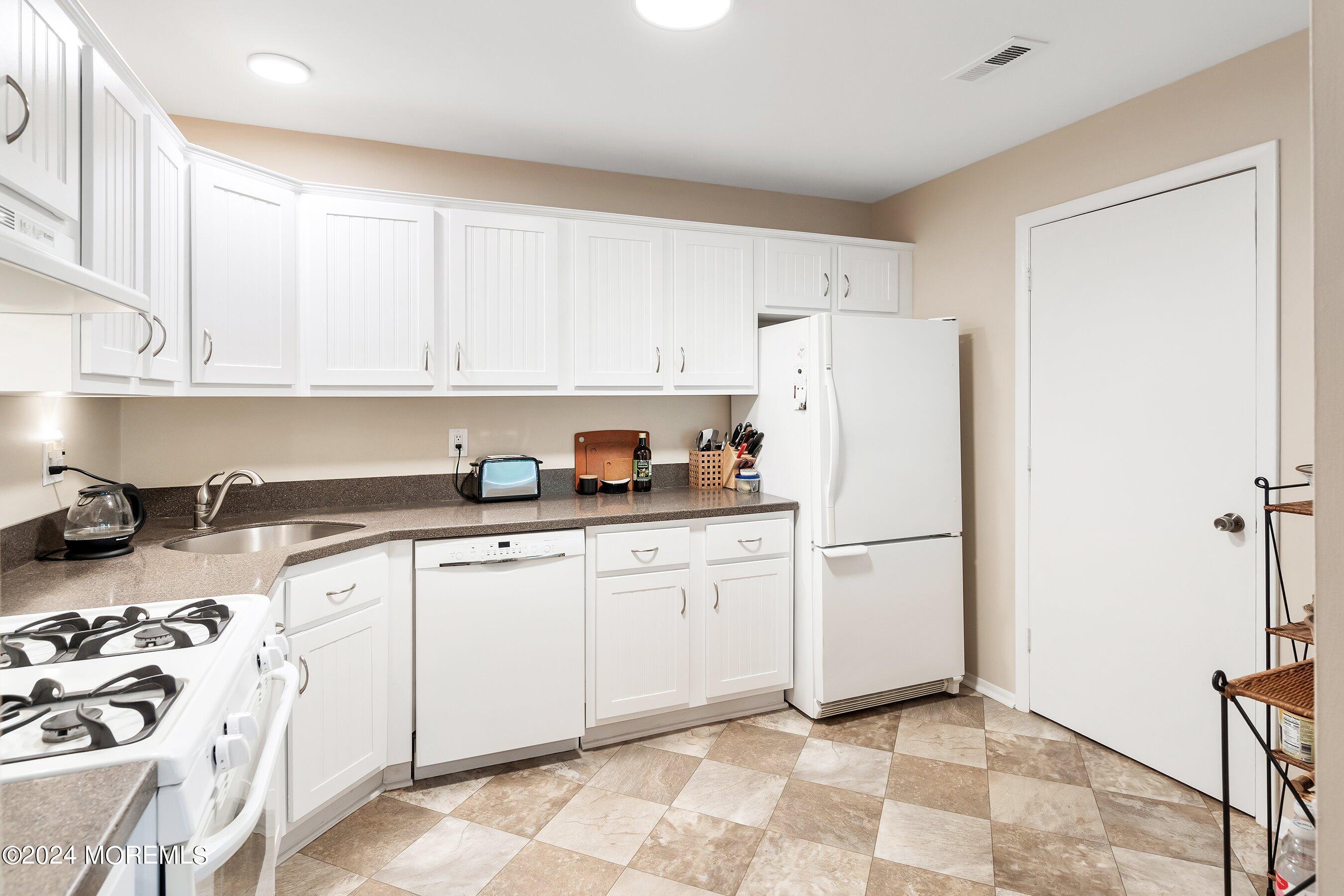 503-8 Harding Road, Unit 8 Freehold, NJ 07728 - Photo 14 of 26 14-Kitchen 1B
