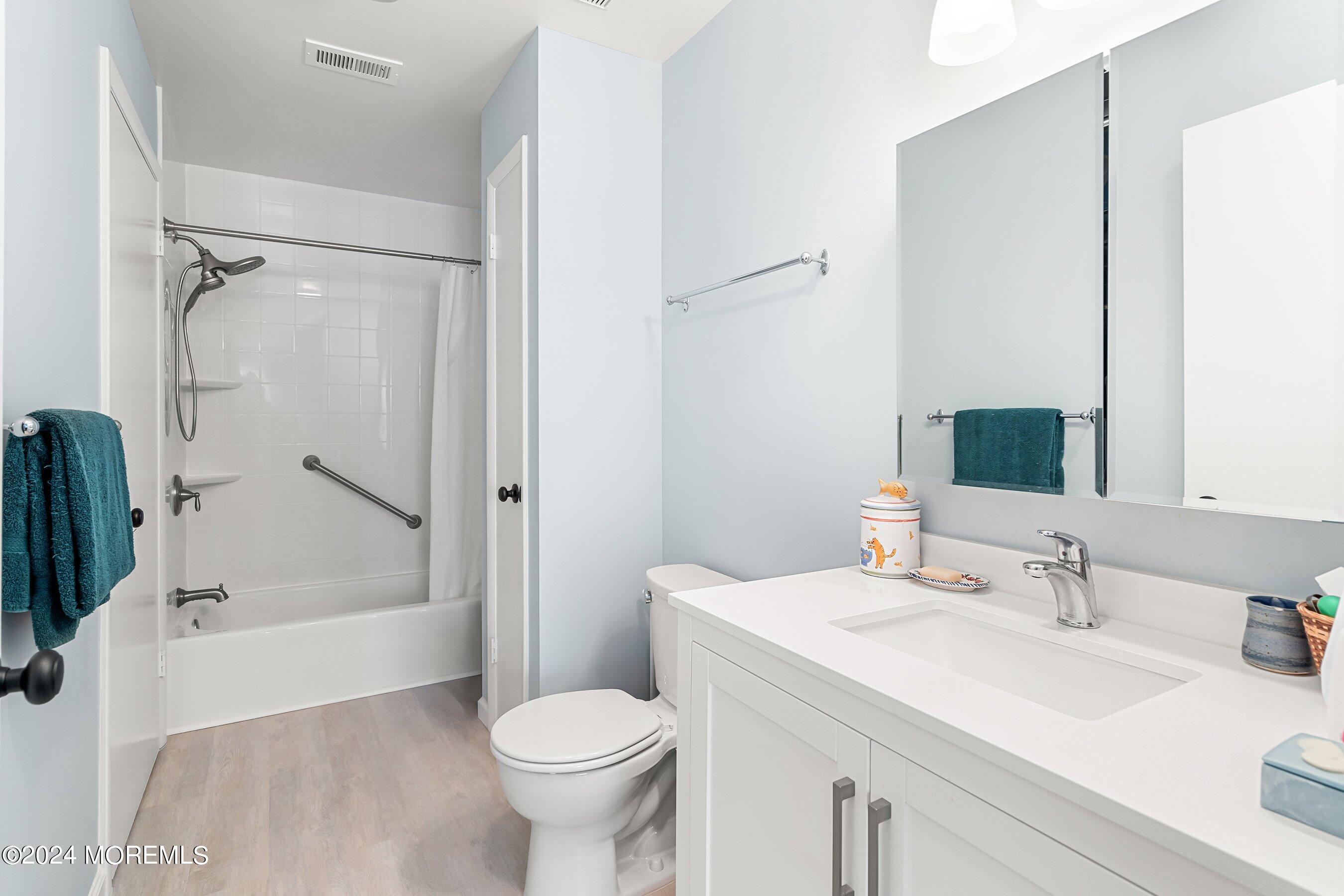 503-8 Harding Road, Unit 8 Freehold, NJ 07728 - Photo 19 of 26 19-Bath 2