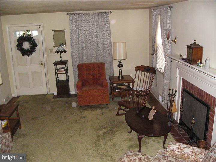 469 Thatcher Road Springfield, PA 19064 - Photo 5 of 13 Living Room