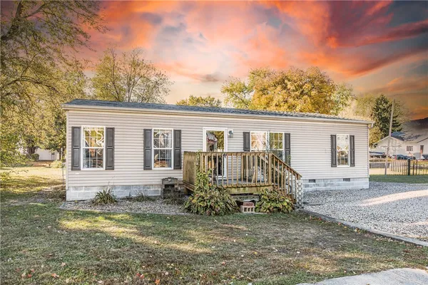$110,000 | 211 West South 2nd Street, Stewardson, IL 62463