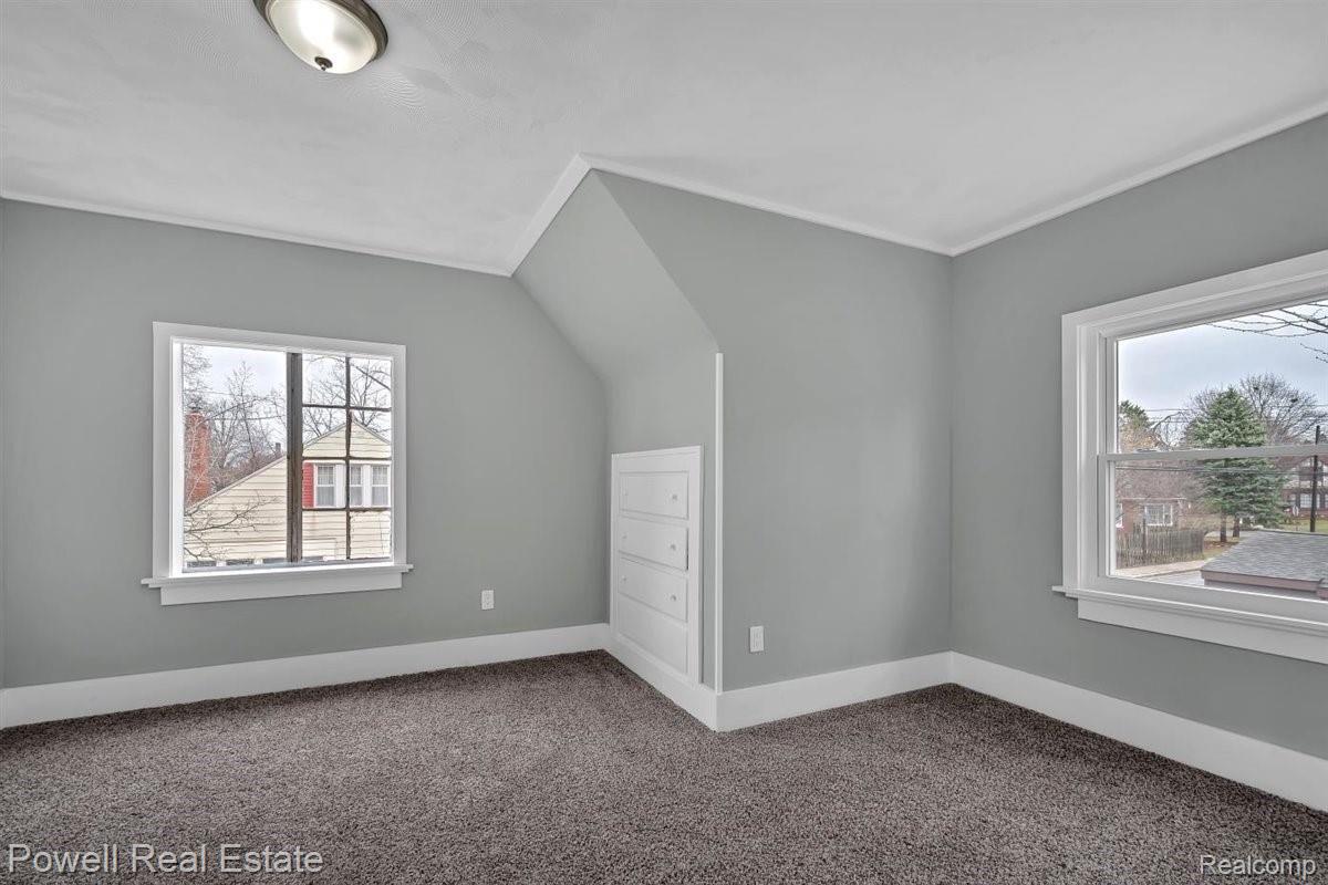 221 Chippewa Road Pontiac, MI 48341 - Photo 24 of 27 24-DSC_2777.jpg