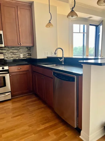 $3,050 | 370 Marshall Avenue, Unit 503, St. Paul, MN 55102