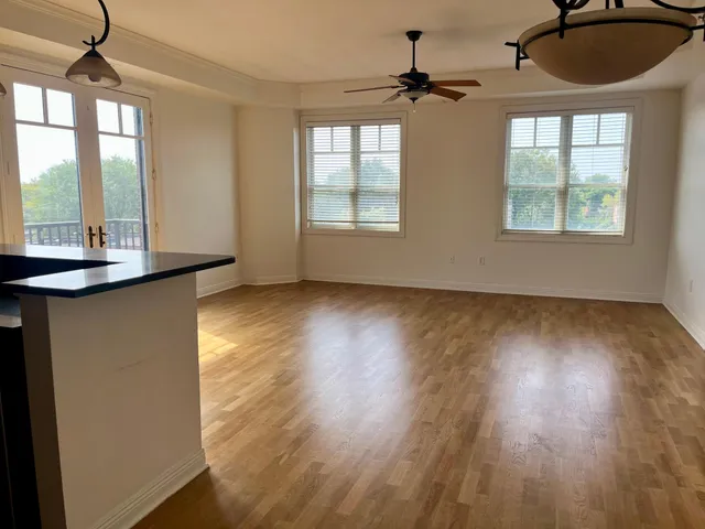 $3,050 | 370 Marshall Avenue, Unit 503, St. Paul, MN 55102