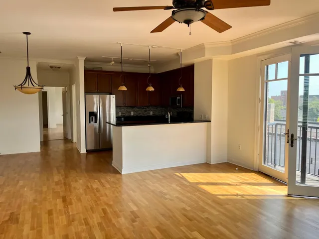 $3,050 | 370 Marshall Avenue, Unit 503, St. Paul, MN 55102