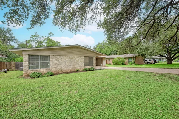 $3,100 | 4504 Pack Saddle Pass, Austin, TX 78745