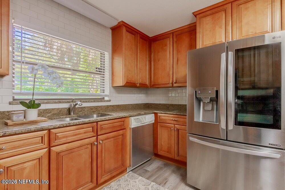 1040 Penman Road Neptune Beach, FL 32266 - Photo 3 of 49 20241112183526340721000000-o