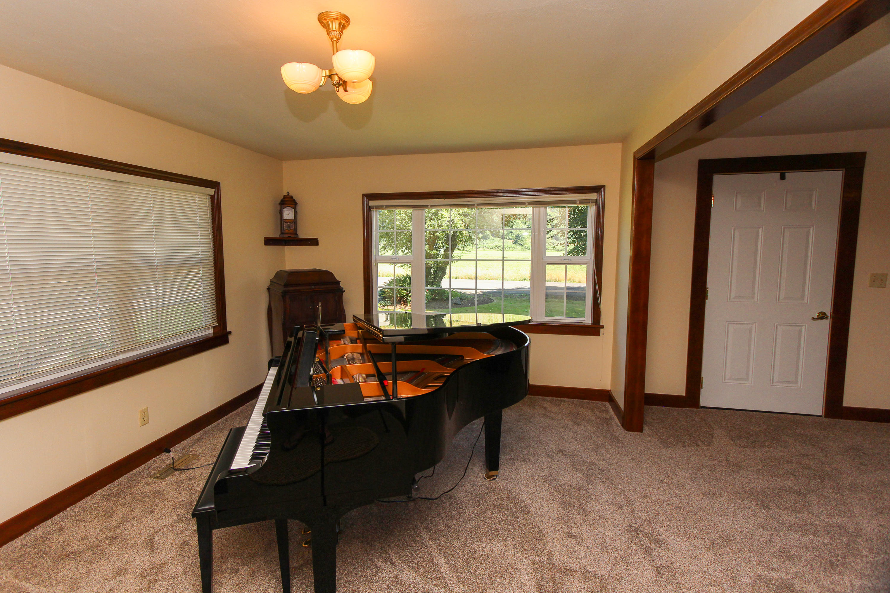 8000 Kilchis River Road Tillamook, OR 97141 - Photo 17 of 43 Dining Area