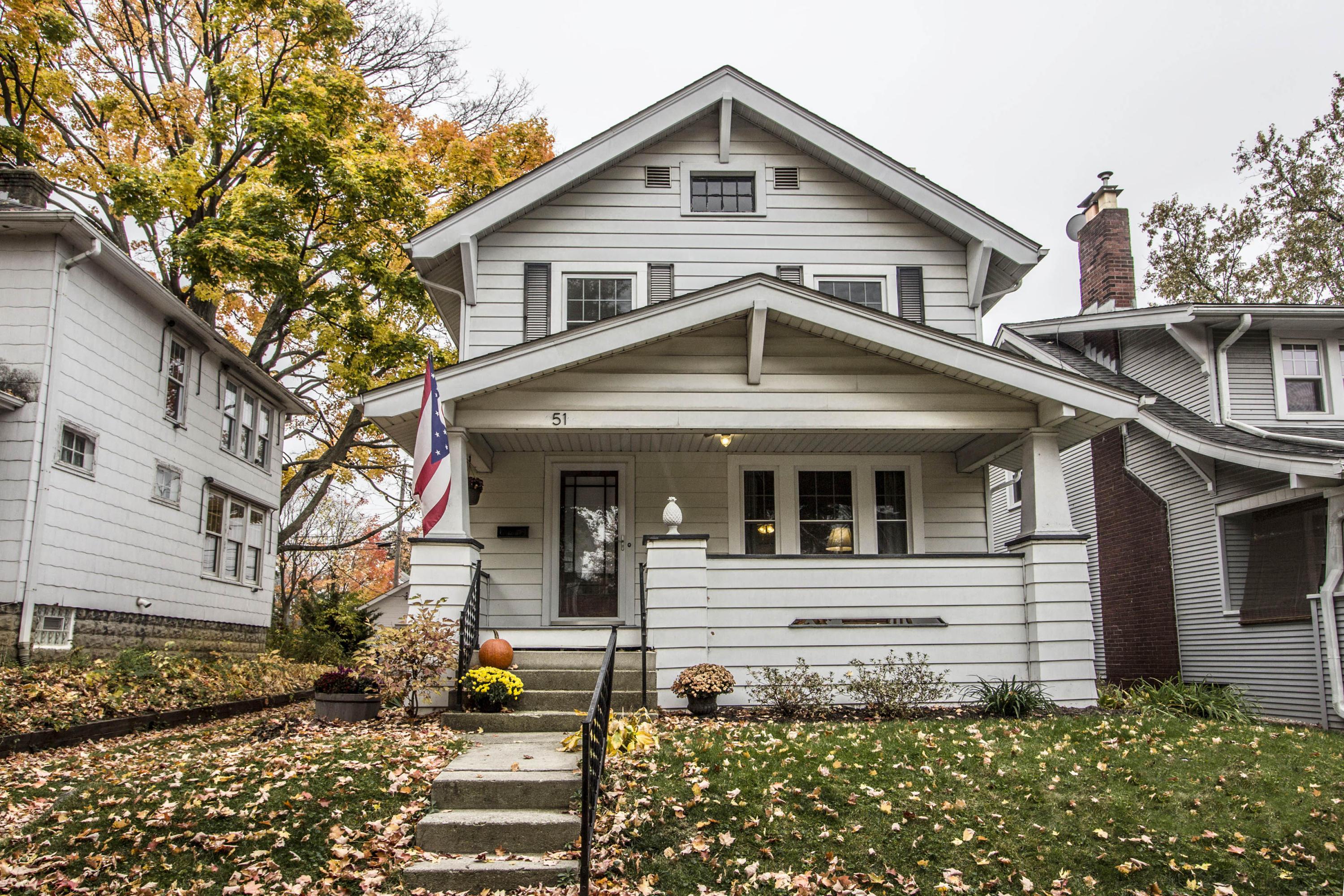 51 East Pacemont Road Columbus, OH 43202 - Photo 2 of 42
