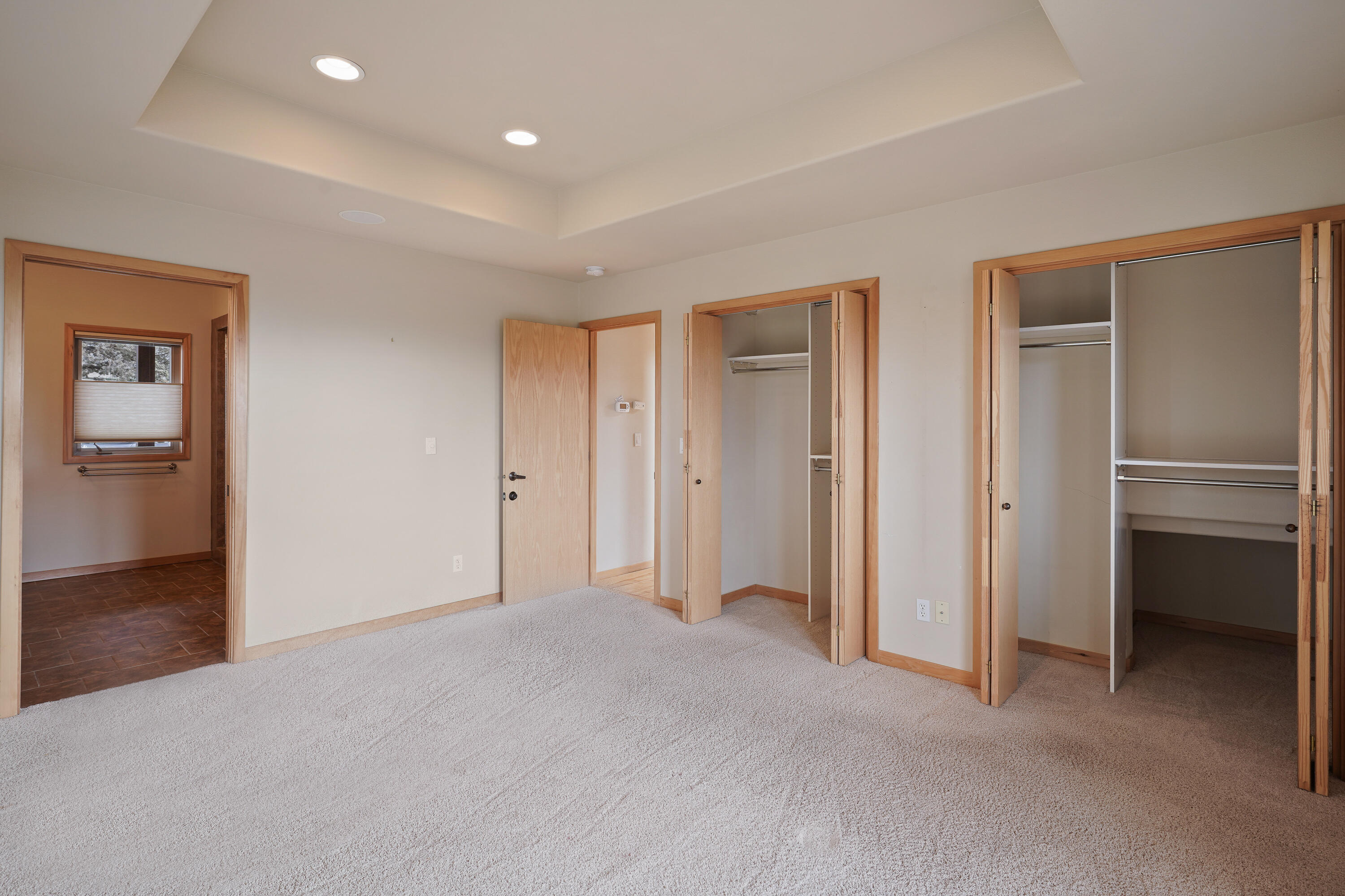 8578 Southwest Shad Road Terrebonne, OR 97760 - Photo 16 of 42 Primary bedroom suite