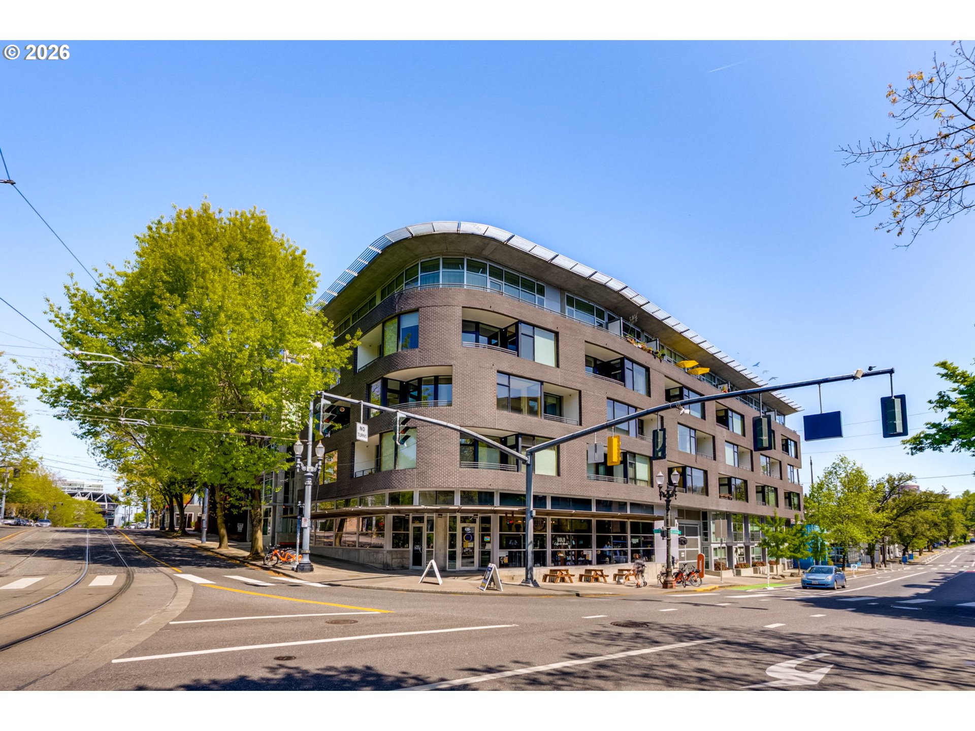 1234 Southwest 18th Avenue, Unit 206 Portland, OR 97205 - Photo 1 of 32