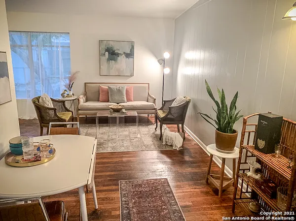 $1,475 | 902 Chevy Chase Drive, Unit 904, San Antonio, TX 78209