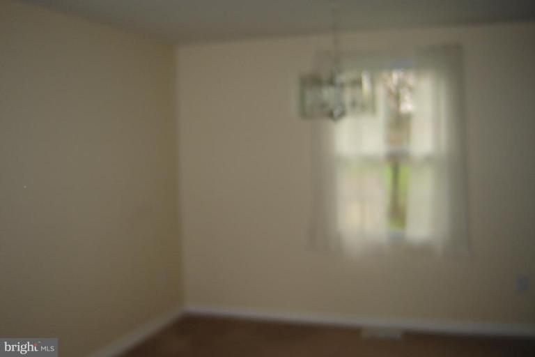 17513 Collier Circle Poolesville, MD 20837 - Photo 3 of 21 Dining Room